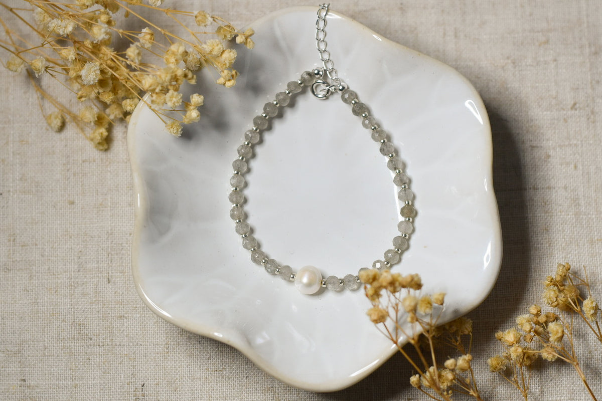 Grey Agate and Freshwater Pearl Bracelet